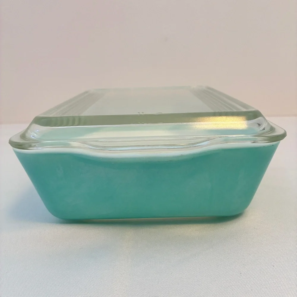 Pyrex Turquoise 1.5 Quart Refrigerator Dish With Lid 503 Vintage